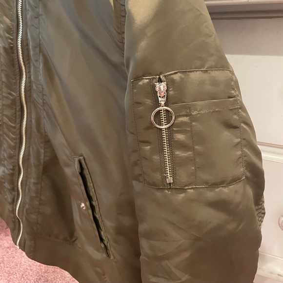 Army green bomber jacket - Picture 3 of 3
